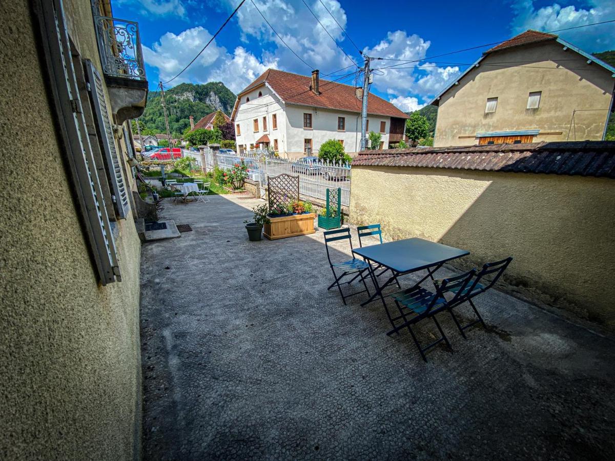 Vila Lisons Des Sources Nans-sous-Sainte-Anne Exteriér fotografie